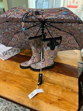 SAKROOT Rhythm Rainboots size 09 and Umbrella Set NIB